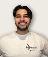 Book an Appointment with Muneeb Khan at Optimal Stretch Clinic Saint-Henri